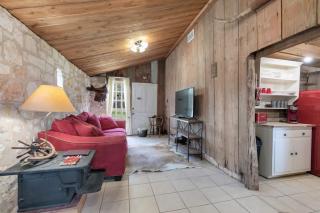 Gorgeous Barn Cabin 10min from Main St! - 5