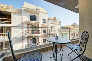 Central Comfort, Stylish 2BR Apt with Balconies by 360 Estates - - 9