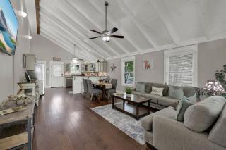 Charming Cottage-3 Mins to Downtown-Pet Friendly! - 6