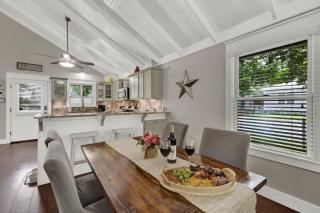 Charming Cottage-3 Mins to Downtown-Pet Friendly! - 3