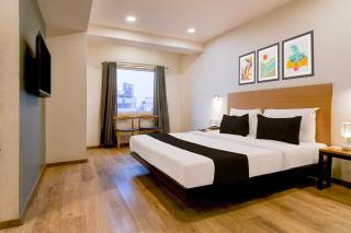 Super Townhouse VIP Road Formerly The Sky - 6