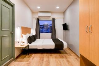 Super Townhouse VIP Road Formerly The Sky - 8