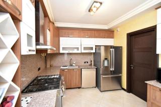 Luxury Premium Large 3Bedroom & 2Bathroom in City Center, Top Location Near Seasons Park - 9