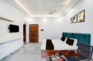 Super Hotel O Hanuman Gadi Formerly Alankar Lawn - 7