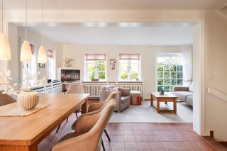 Haus Josias B - links - 3