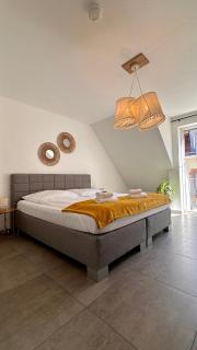 AMAO-Curry - City Center - 100 m2 - 7 Personen - Balkon - 2 Schlafzimmer - KingSize Betten - 6