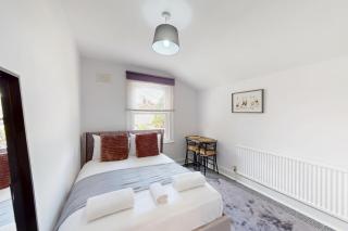 1BDR Near Northumberland Rail & Hotspur Stadium - 7