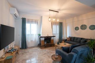3BR Private House with 3 Bathrooms & Amazing Balcony - 3