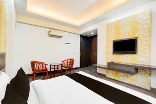 Townhouse Sector 51 Noida Near Metro Station - 1