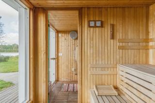 Forest Cabin With Private Lake Near Näshult - 6
