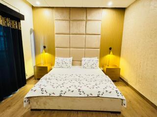 Crest View Guest House Islamabad - 8