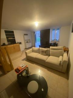Maisonnette dans village calme - Chef-Boutonne - 0