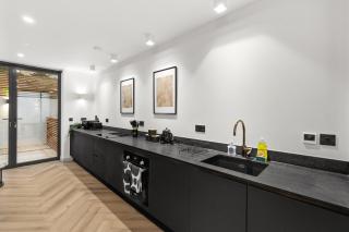 Luxe Duplex Apartment Fulham With Outdoor Patio - 6
