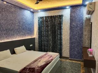 The Shastri Hotel & Residency - 4