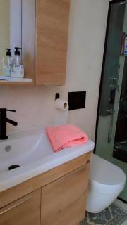 luxurious apartment pool, beach and gym - 3