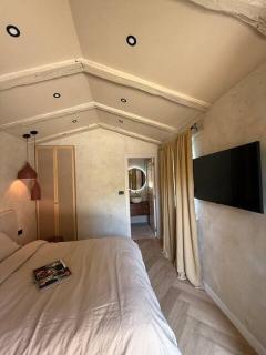 Le Chateau Guesthouse - 2
