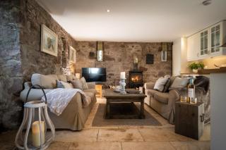 Buzzard Cottage nestled in a hillside farm - Stirling - 7