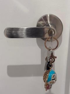 Spare Room in All-Female 2-Bedroom Flat-Female Only! - 8