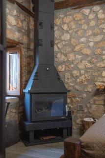 Traditional Stone Guesthouse - 6