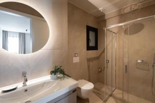 2BR Apt Access To Rooftop with Sauna & Jacuzzi - 1