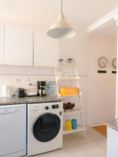 Bright 2BR Alfama Apartment w/ AC | By Airnest - 5