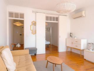 Bright 2BR Alfama Apartment w/ AC | By Airnest - Lisbona - 3