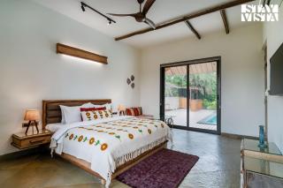 StayVista at Rustic Roots with Bonfire, Lawn - 2