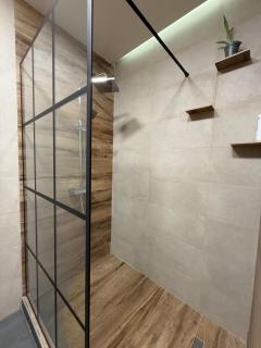 Stylish 2BR Apartment with Balcony by Republic Square - City Center I Стильные апартаменты с 2 спальнями и балконом у площади Республики-Центр Города - 5