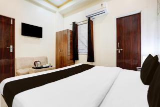 Super Hotel O Sankat Mochan Gandhi Nagar - 9