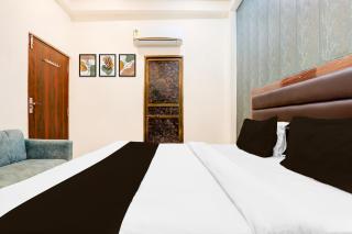 Super Hotel O Sankat Mochan Gandhi Nagar - 5