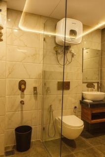 Maclo Classic Luxury Resort- #Lavish & Luxury Rooms #Big Parking # Lift # All Balcony Rooms # Prime Location # Top Selling # Property In Mcleodganj - 7