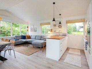 6 person holiday home in Karrebæksminde-By Traum - 2