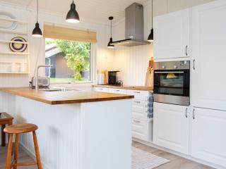 6 person holiday home in Karrebæksminde-By Traum - 2