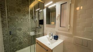 The Barcelona Centric APT by Maison Piñata - 3