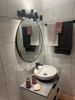 Ambiente Appartement C2 - moderne Ferienwohnung mit Terrasse in Leukerbad - Leukerbad - 1
