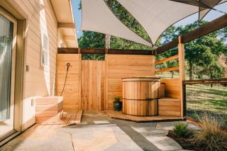 The Oak Meadows Guest House - 3