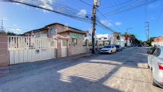 Apê Térreo com 3 quartos com ar condicionado, sala, cozinha completa e internet privativa, a poucos metros da Praia de Taperapuã. Residencial Antares, condomínio com piscina, 1 vaga de garagem e área gourmet - 3