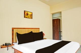 Super Townhouse Amanora Park Town Formerly Samrat Inn - 3