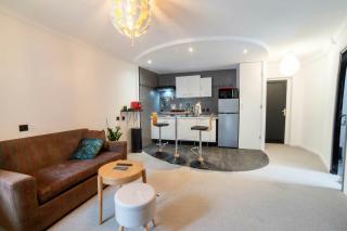 Appart'hôtel Premium Le Roitelet - Parking privé & Check-in Autonome - Tullins - 4