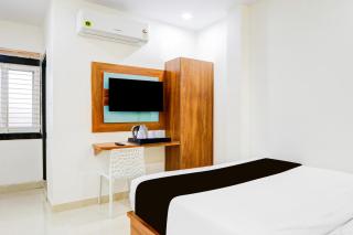 Super Townhouse Rajahmundry - 1