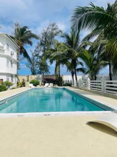 Beachfront 1-Bedroom Apt with Sunset Views - BWC4 - 9
