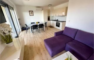 Gorgeous Apartment In Kozino With Wifi - 2