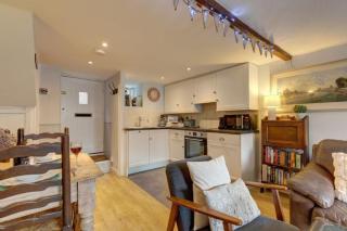 Alberts Cottage 2 - 1