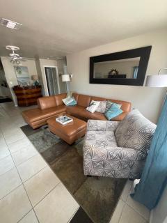 Happy House - cozy, cute rental - LOCATION! - 1