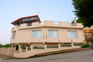 Hotel Shiva Lake Mussoorie - 360 Degree View - Free Parking - 8