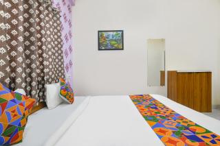 FabHotel Chirag Inn - 6