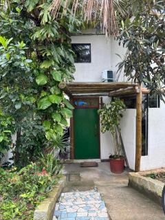 Quarto com banho privado e lavanderia - 0