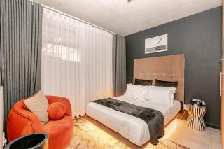 Cityescapes 2F in Waterfall Midrand - Beautiful self catering 2 bedroom unit next to Kyalami Racetrack with free WiFi swimming pool gym and restaurant - Perfect for a small family - 9