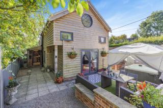 5 Bed in Blofield oc-s33037 - 0