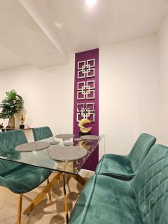 City Centre Leeds 2BR Apartment - Luxury Stay with Private Terrace - Leeds - 5